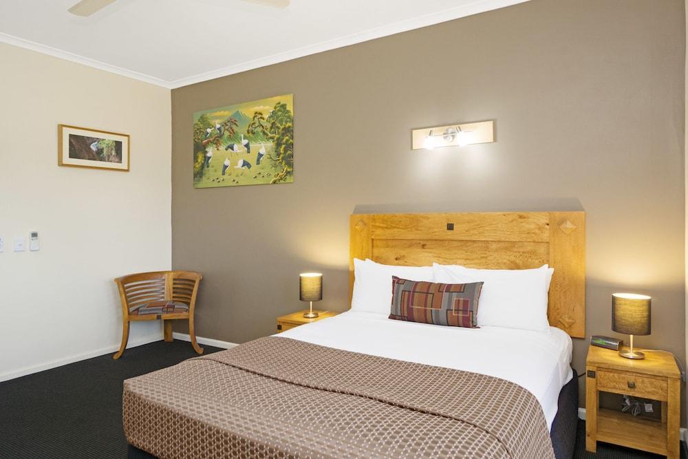 Quality Hotel Darwin Airport Dış mekan fotoğraf A room at the hotel