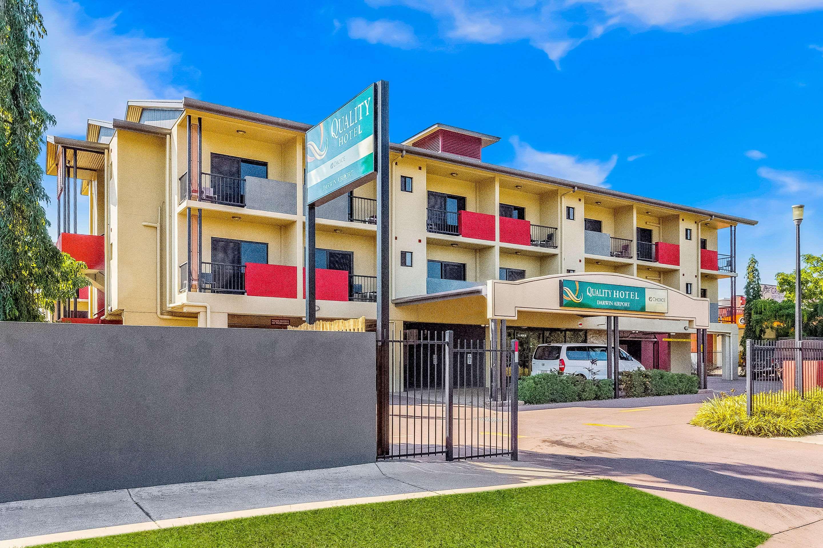 Quality Hotel Darwin Airport Dış mekan fotoğraf The Village, 2016