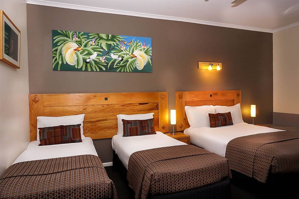 Quality Hotel Darwin Airport Oda fotoğraf A room at the hotel