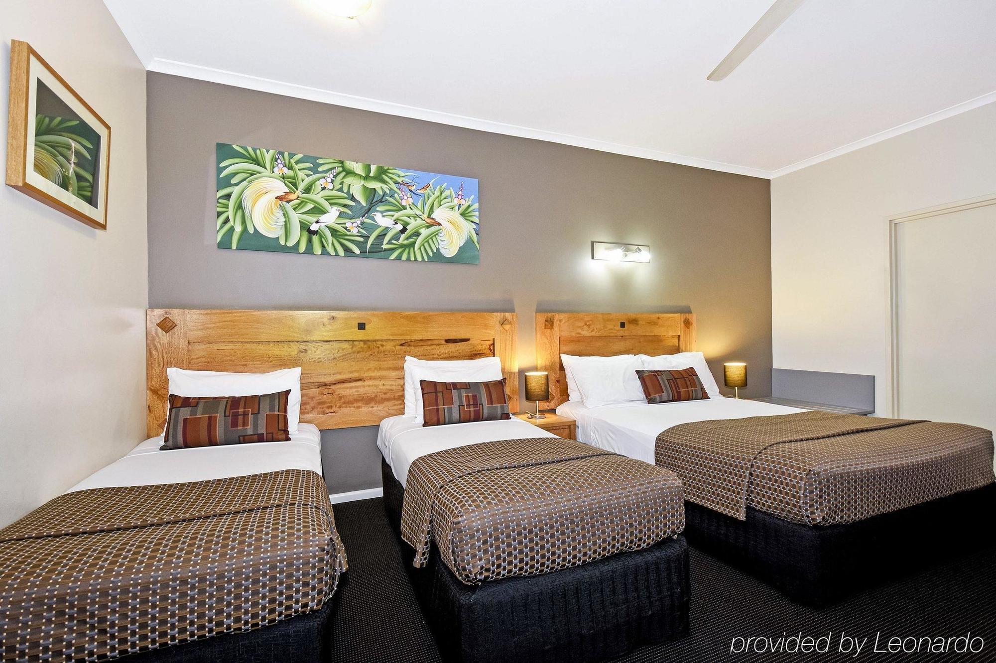 Quality Hotel Darwin Airport Dış mekan fotoğraf A room at the hotel