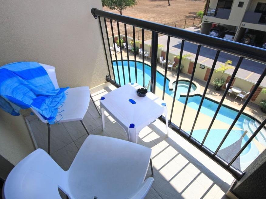 Quality Hotel Darwin Airport Dış mekan fotoğraf A balcony