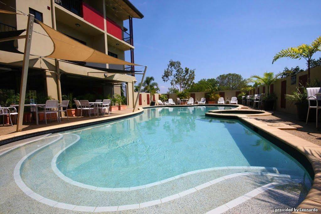Quality Hotel Darwin Airport Dış mekan fotoğraf The pool at the Mantra on the Pool